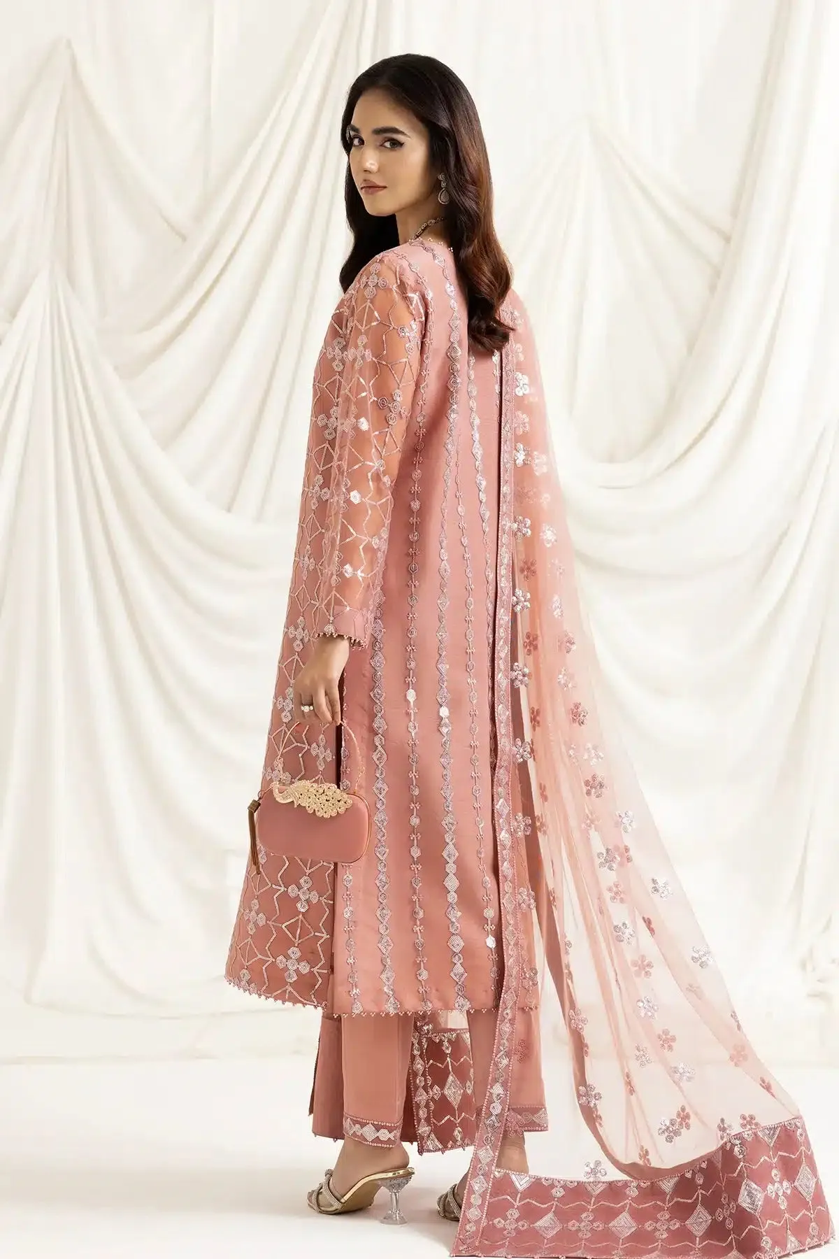 Alizeh | Dua Formals 23 | DUA-V02D04B-NAZIK(PINK)