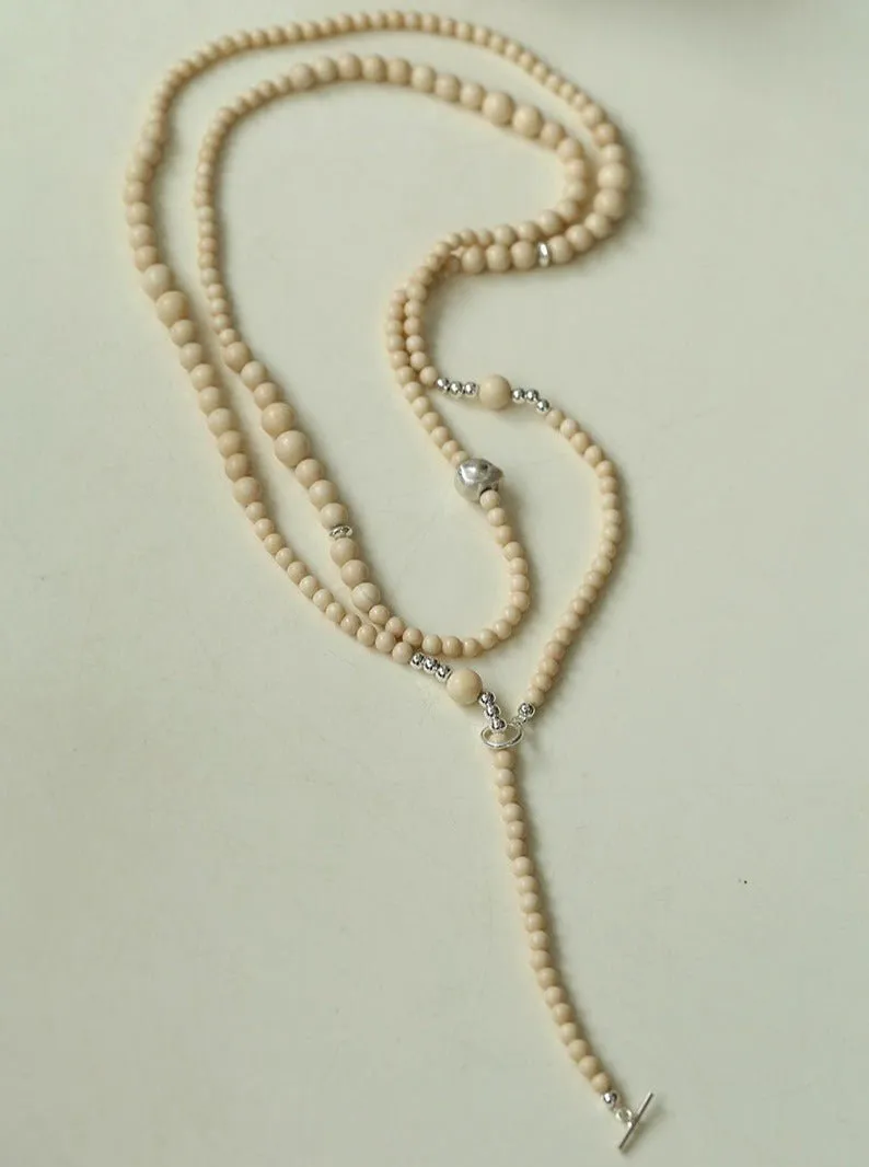 Gradient White Fossil and Silver Bead Long Beaded OT Clasp Necklace