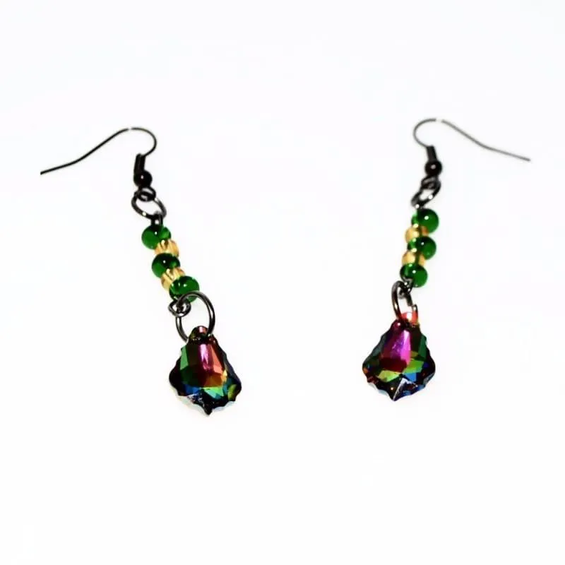 Unique And Elegant Green Swarovski Crystal Women's Dangle Earrings